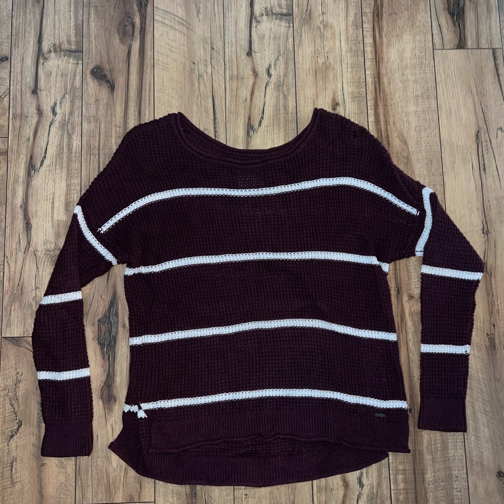 Maroon sweater